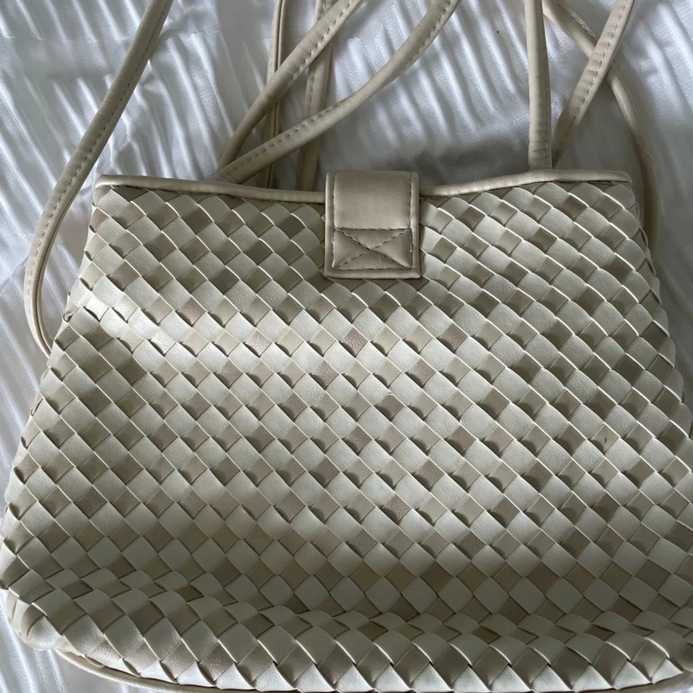 Elegant Cream Woven Shoulder Handbag - 2 Tone